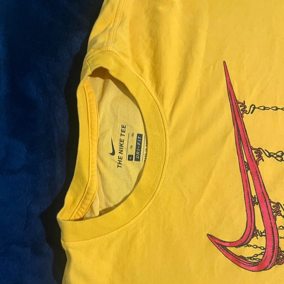 Nike T shirt - Picture 3 of 3